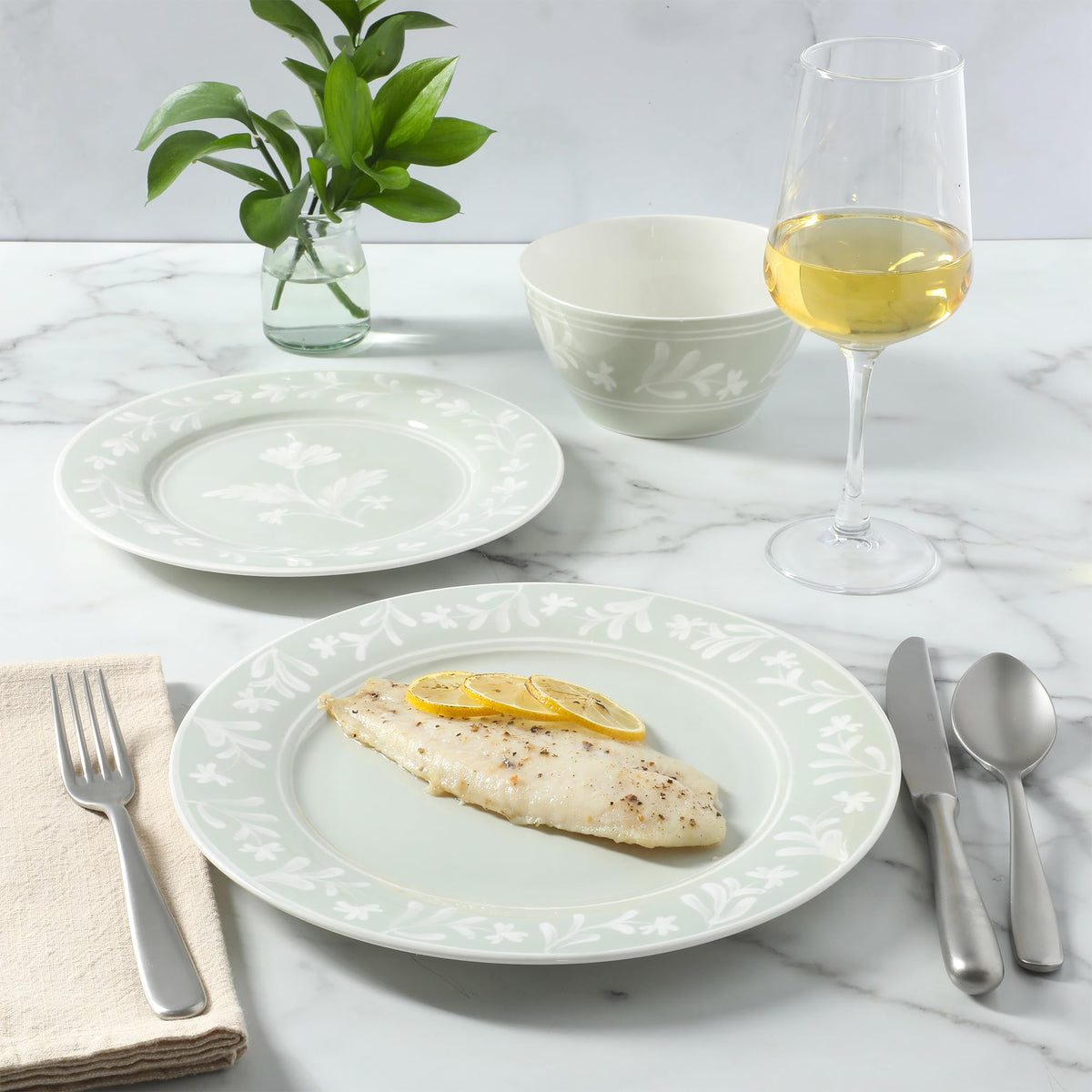 Sage Green 12-Piece Bone China Dinnerware Set X570380